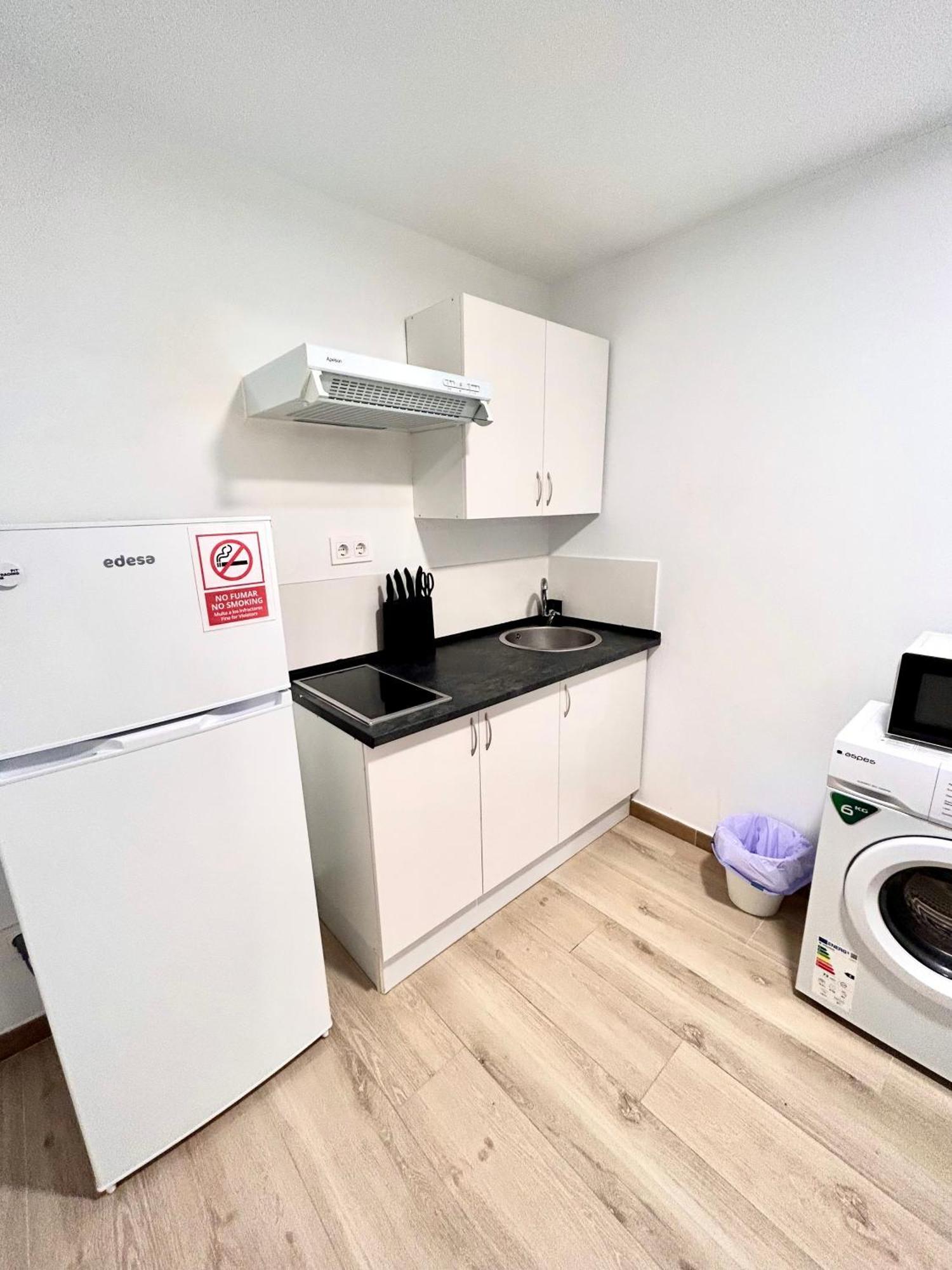 Apartamentos Ribadeo Madrid Esterno foto