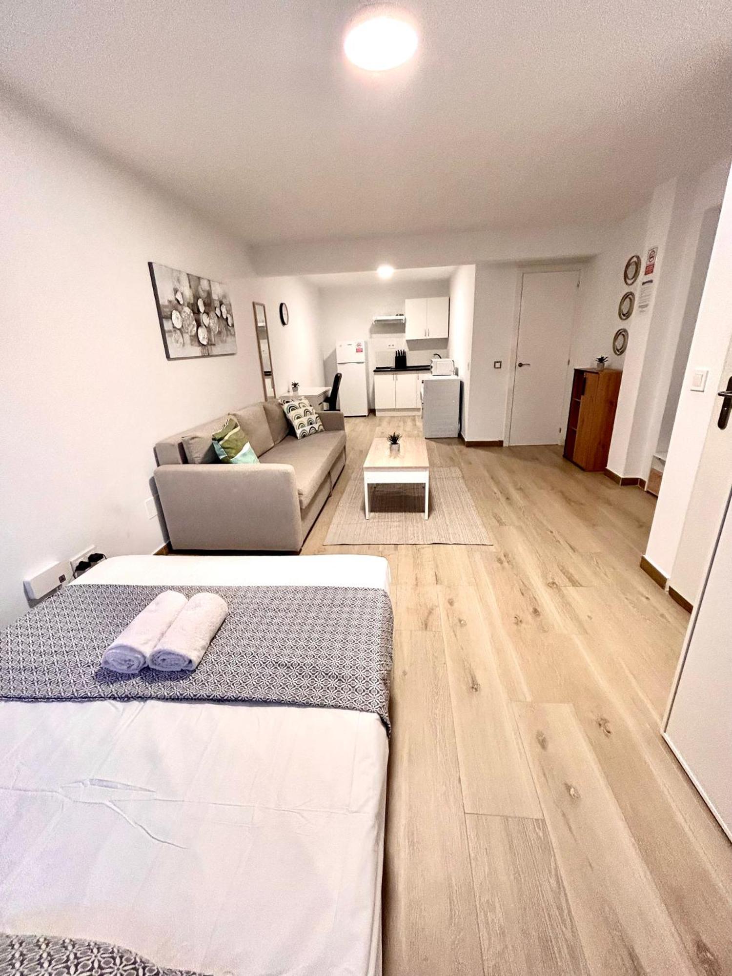 Apartamentos Ribadeo Madrid Esterno foto