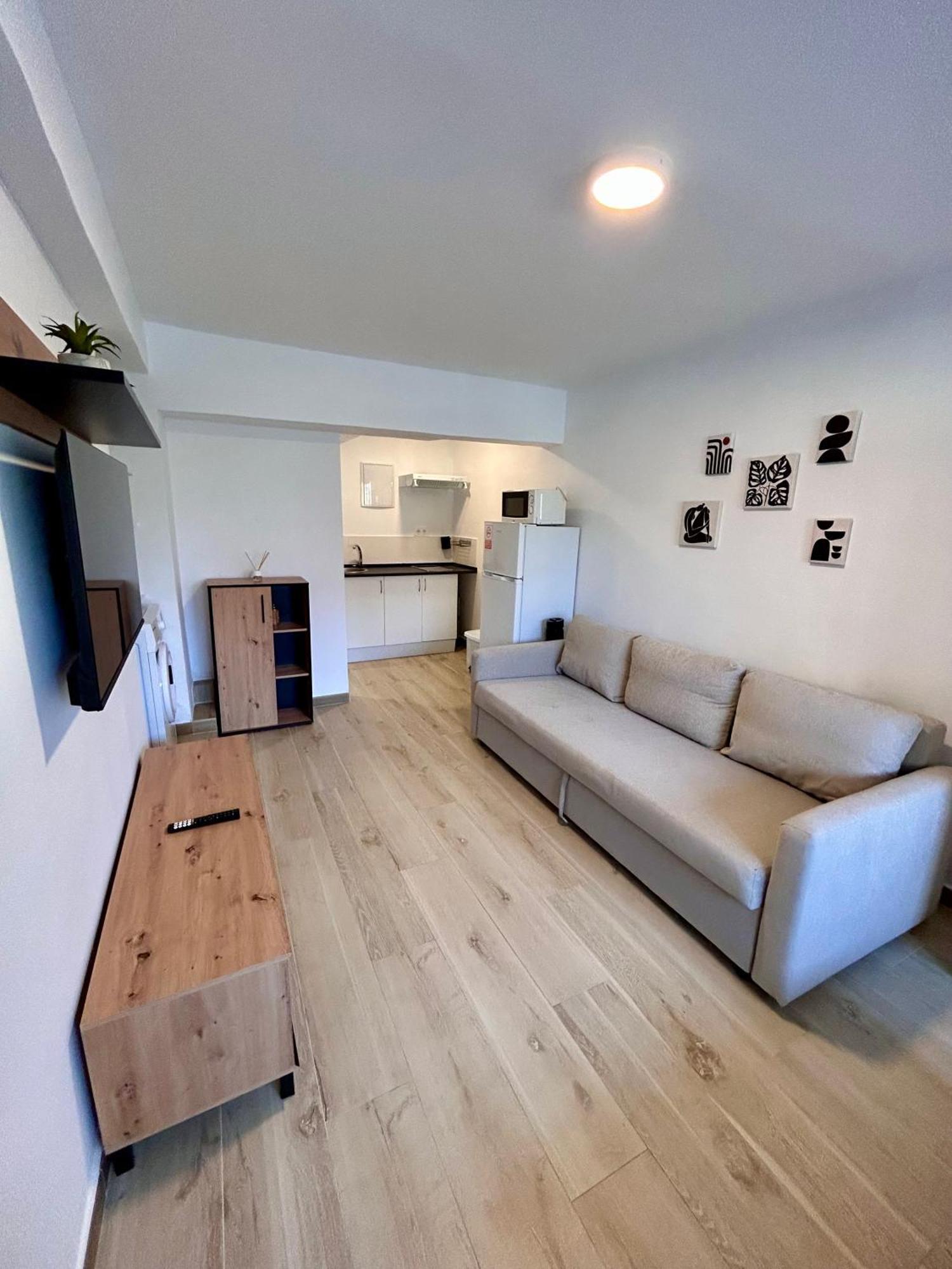 Apartamentos Ribadeo Madrid Esterno foto