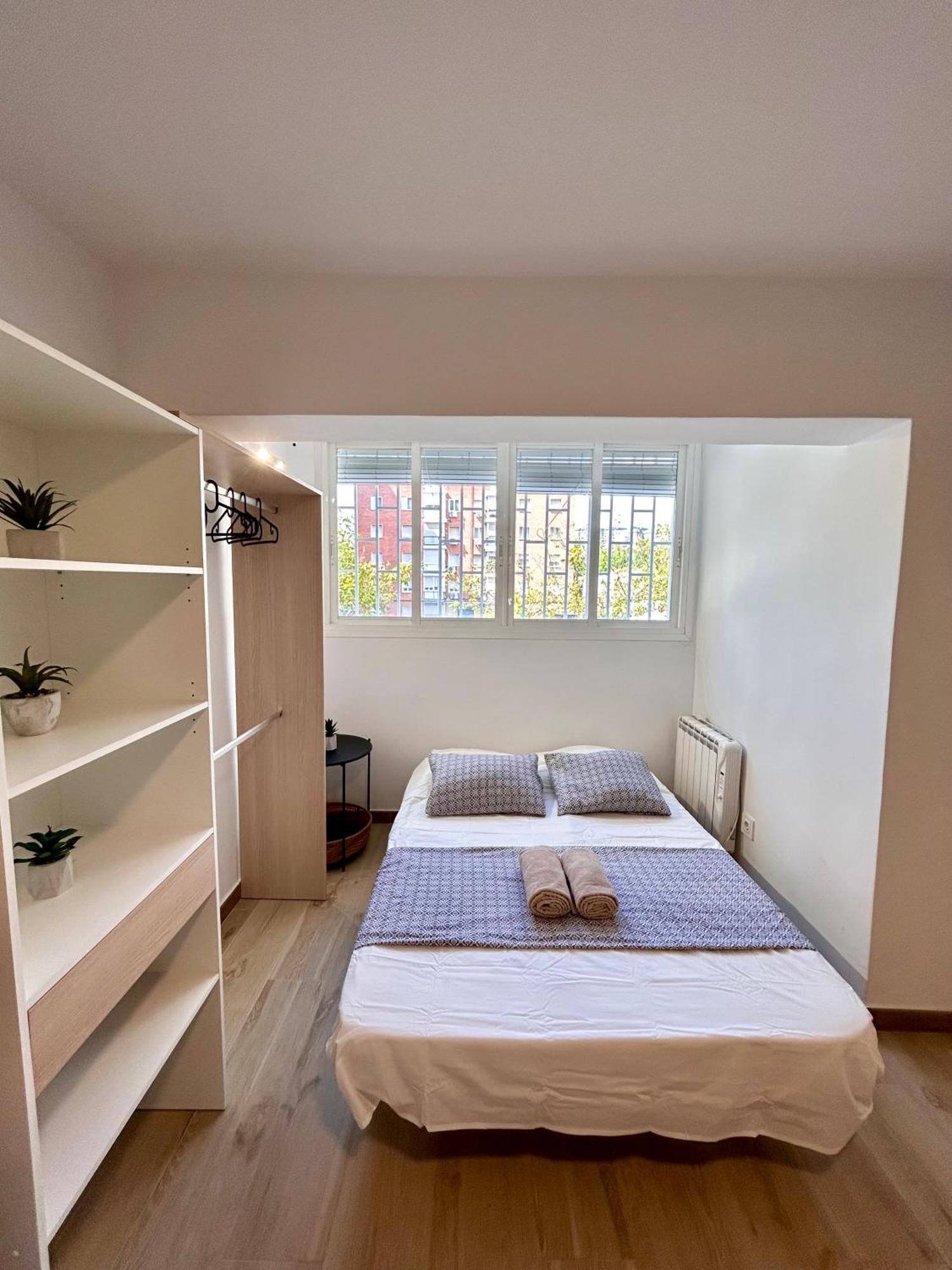 Apartamentos Ribadeo Madrid Esterno foto